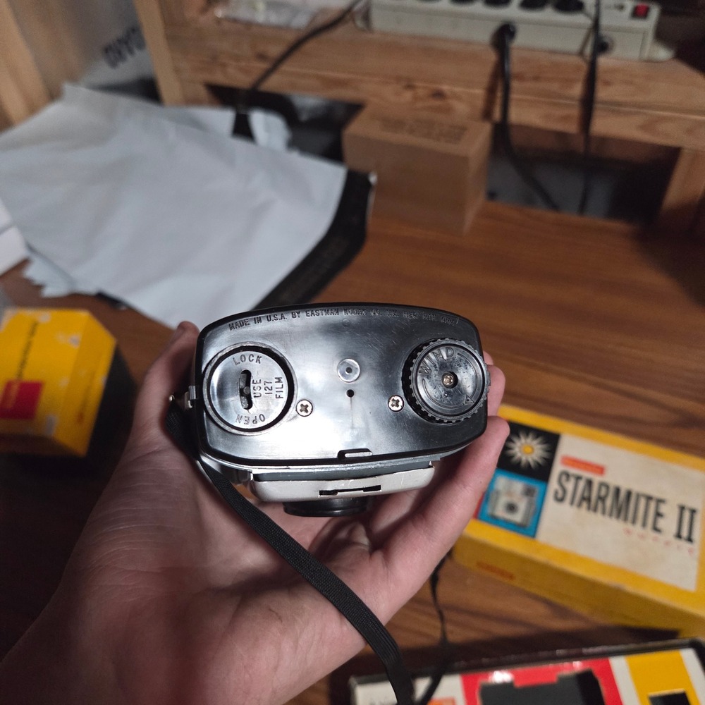Vintage Kodak Brownie Starmite II Camera 127 Film Outfit with Original Box - Picture 5 of 7